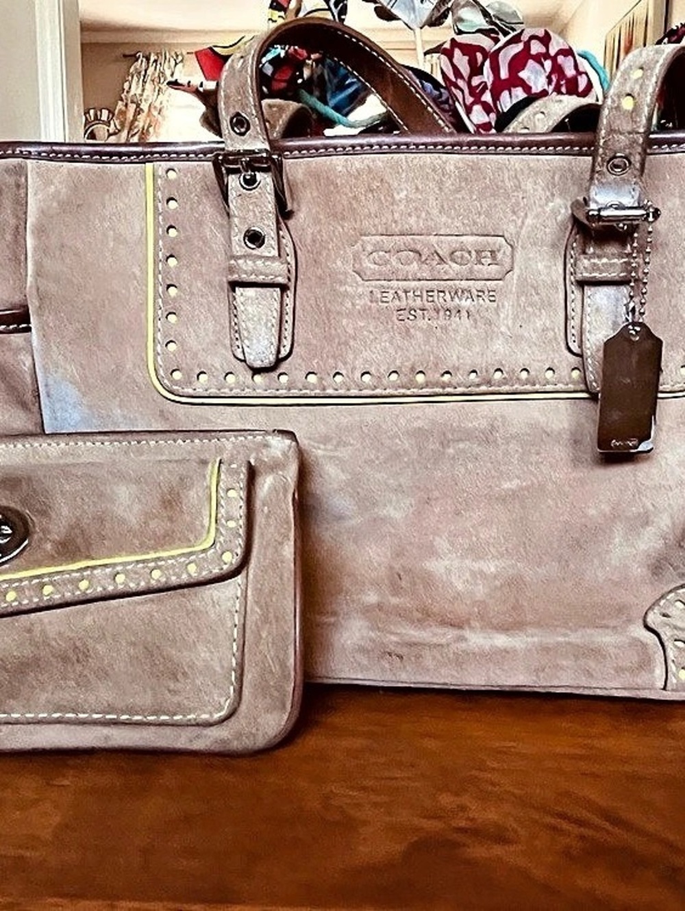 Coach Gallery Tote Brown Tote & Wristlet